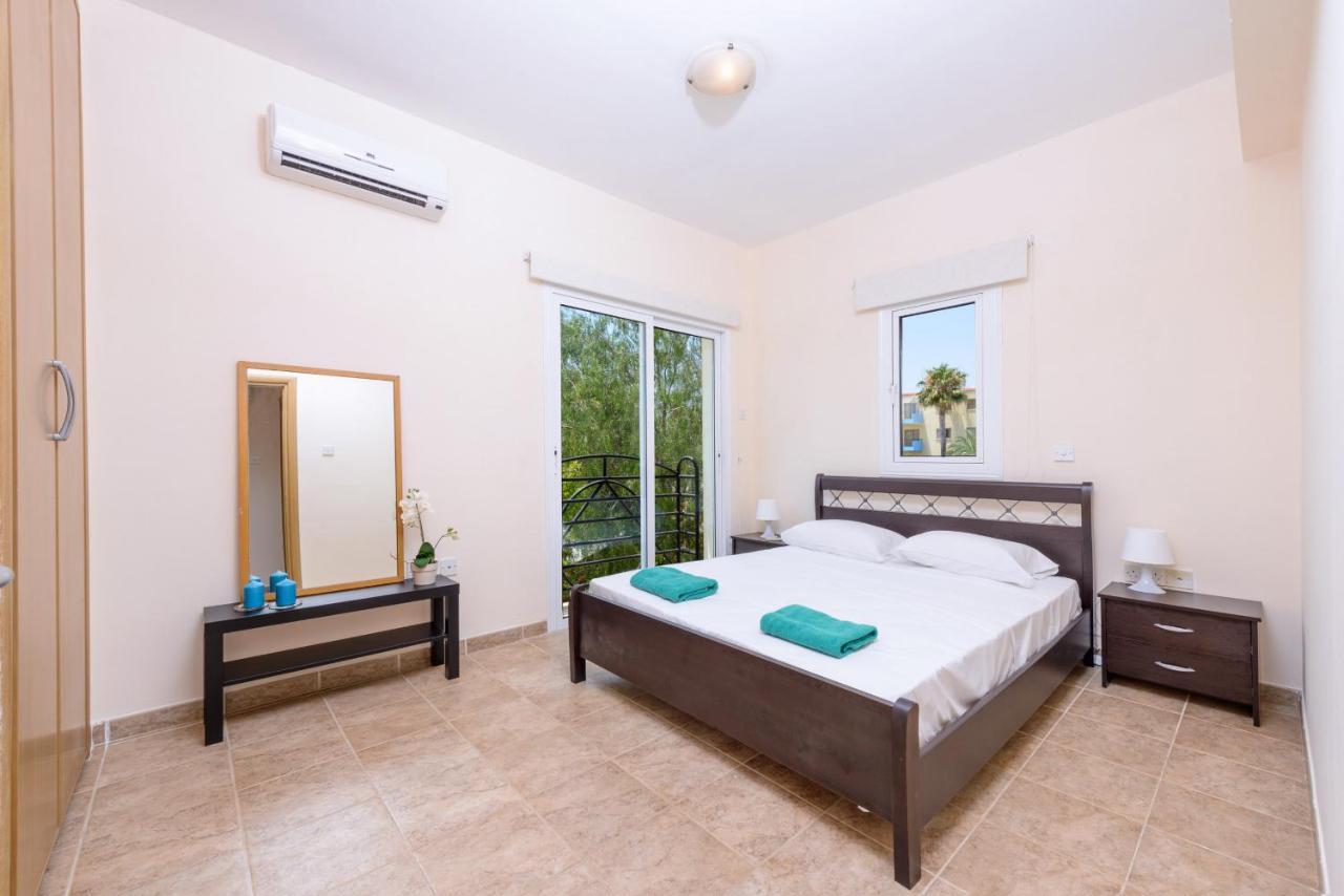 Villa Irina Paralimni Bagian luar foto