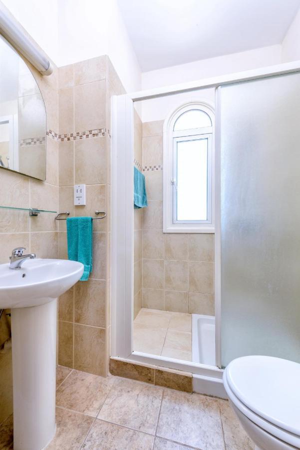 Villa Irina Paralimni Bagian luar foto
