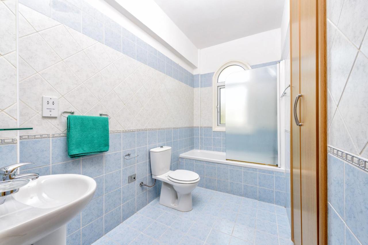 Villa Irina Paralimni Bagian luar foto