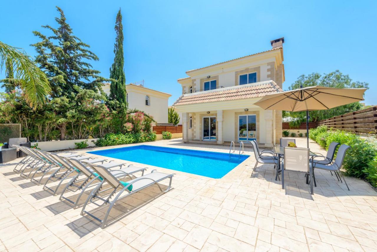 Villa Irina Paralimni Bagian luar foto