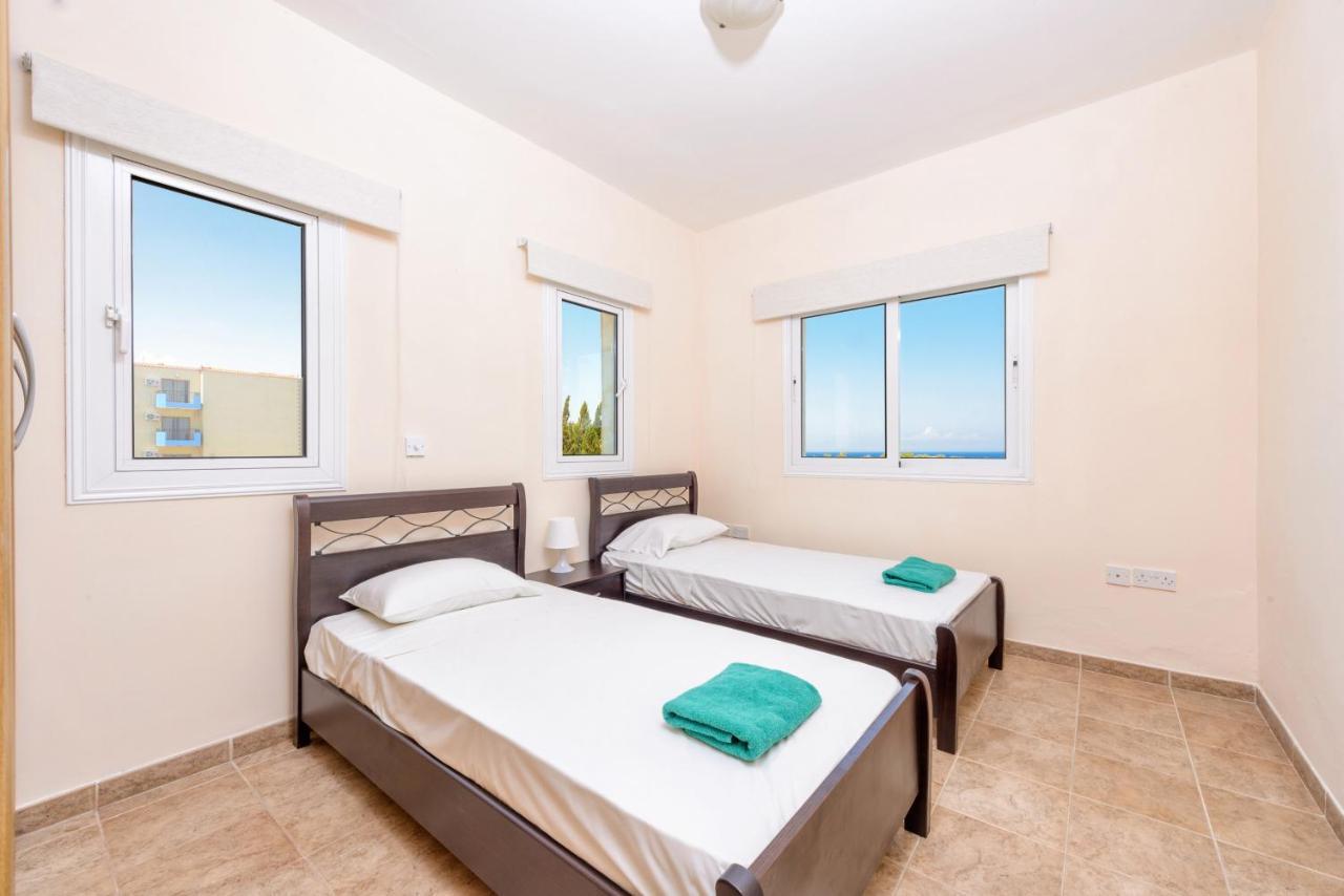 Villa Irina Paralimni Bagian luar foto