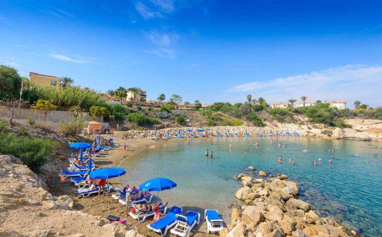 Villa Irina Paralimni Bagian luar foto