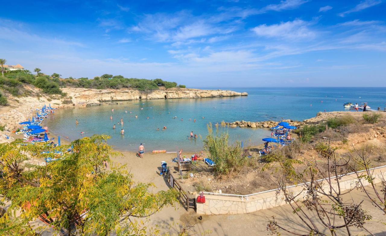 Villa Irina Paralimni Bagian luar foto